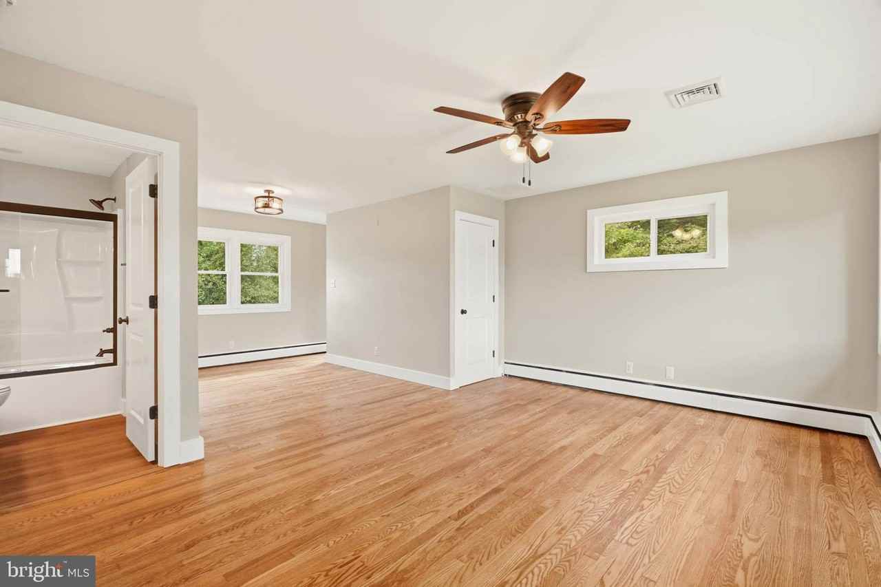 8643 Ridge Rd - Photo 5 of 36