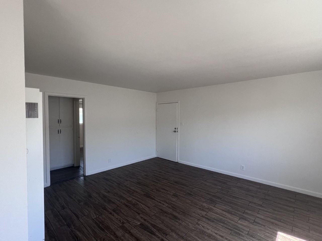 1007 Center Ave - Photo 5 of 9