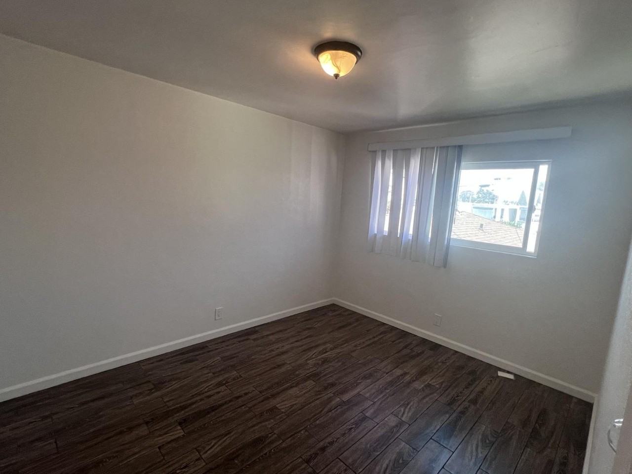 1007 Center Ave - Photo 7 of 9