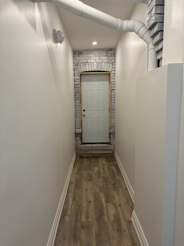 2231 Dundas St W - Photo 5 of 5