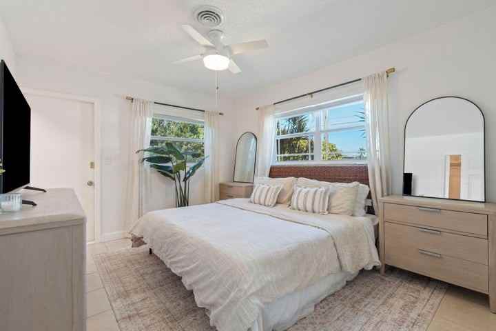 1850 Southeast 7th Street - Photo 7 of 8