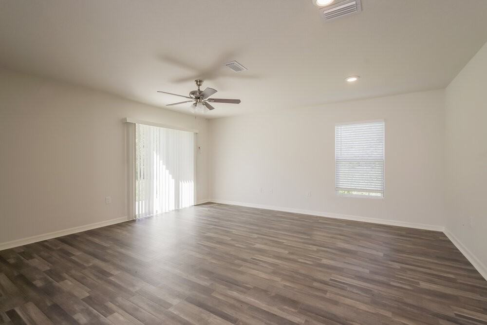 426 Mallard Ln - Photo 4 of 16
