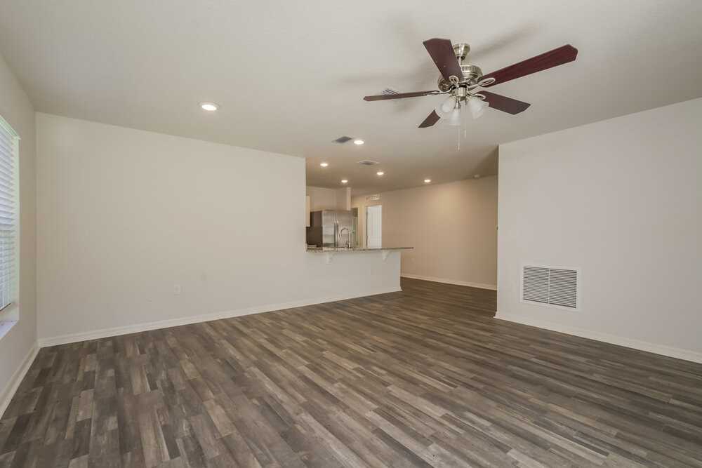 426 Mallard Ln - Photo 5 of 16