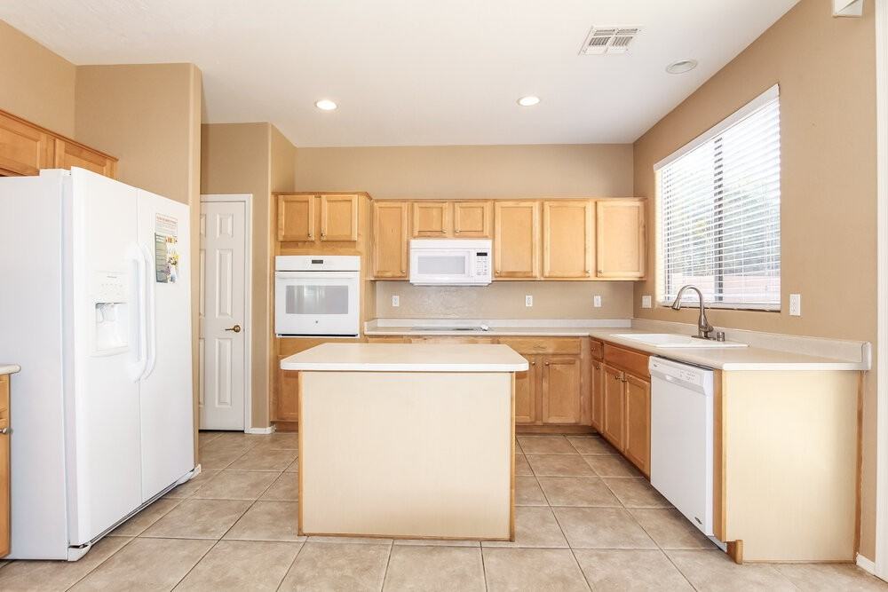 6932 W Briles Rd - Photo 4 of 15