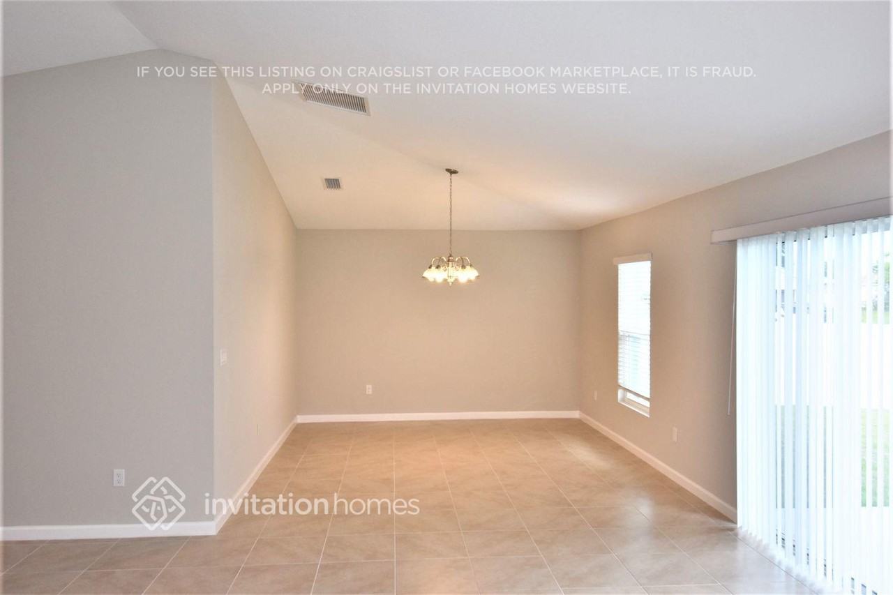 301 Sw Log Dr - Photo 2 of 17