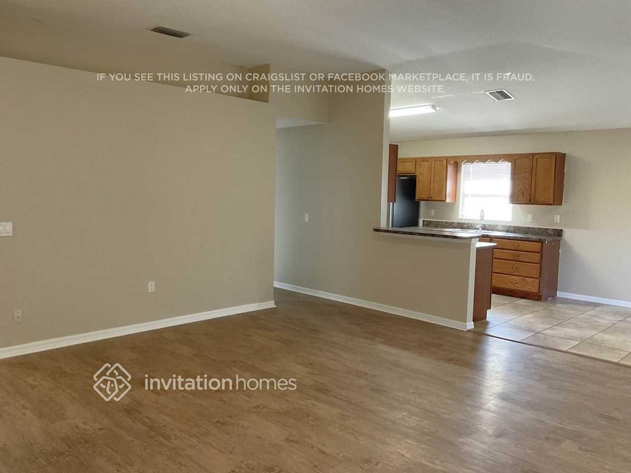 211 Harrison St - Photo 4 of 16
