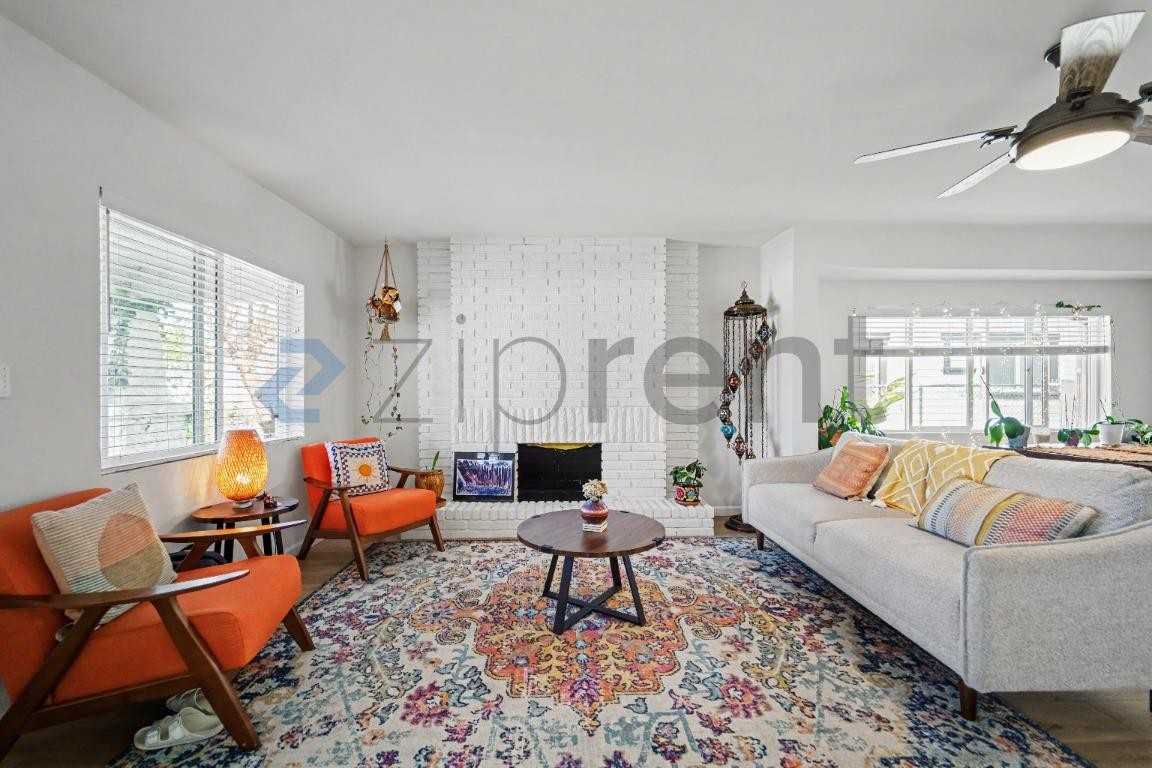 1808 W 46th St - Photo 6 of 24