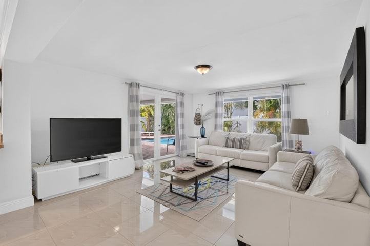 700 Northeast 70th Street - Photo 6 of 8