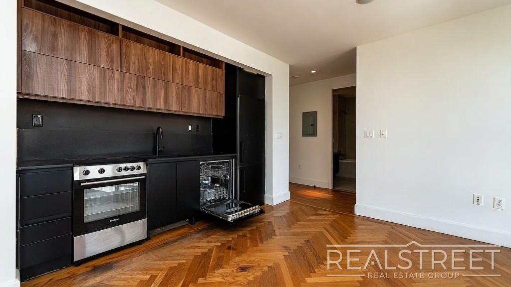 1 Duffield St #404 - Photo 4 of 14