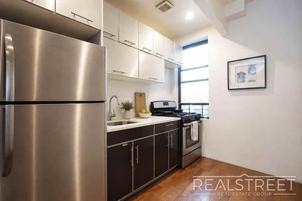 625 Sterling Pl #1B - Photo 3 of 17