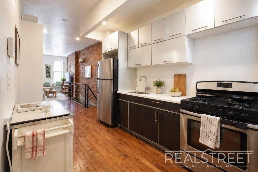 625 Sterling Pl #1B - Photo 5 of 17