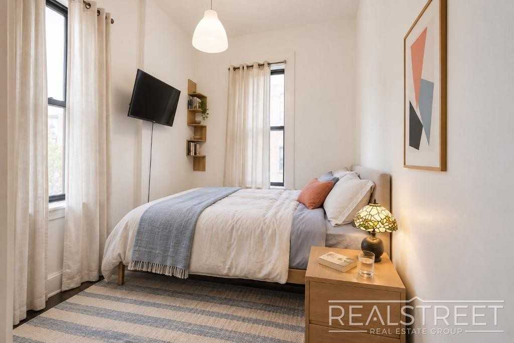 625 Sterling Pl #1B - Photo 7 of 17