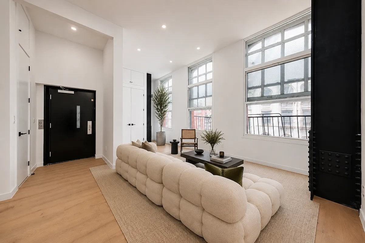 110 Reade St #PH - Photo 2 of 9