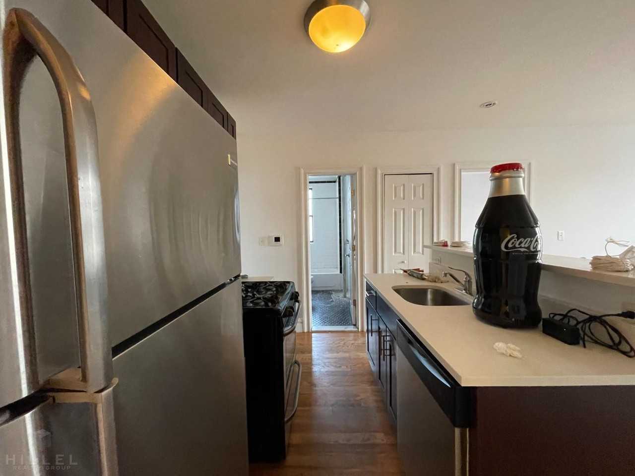 2315 30th Ave #D8 - Photo 3 of 9