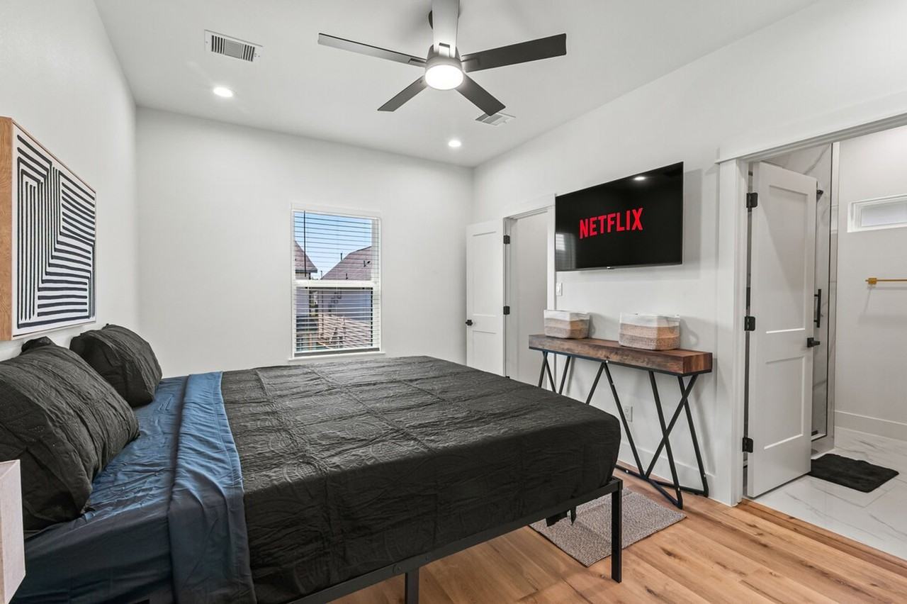8007 Cora St #1610366P - Photo 3 of 23
