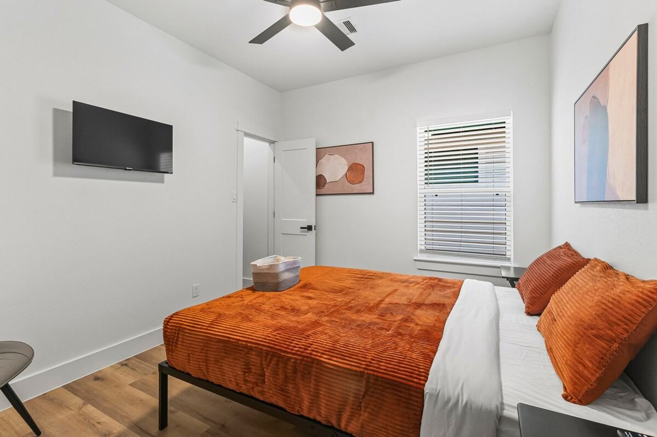 8007 Cora St #1610366P - Photo 7 of 23