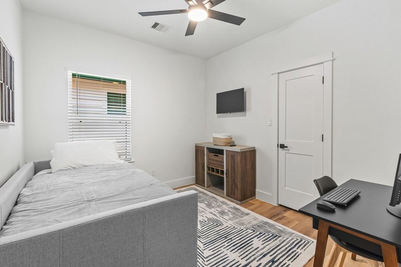 8007 Cora St #1610366P - Photo 7 of 17
