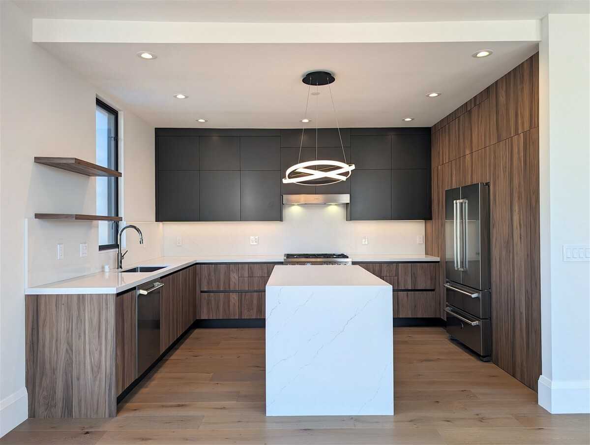 2707 23rd St #3 - Photo 4 of 35