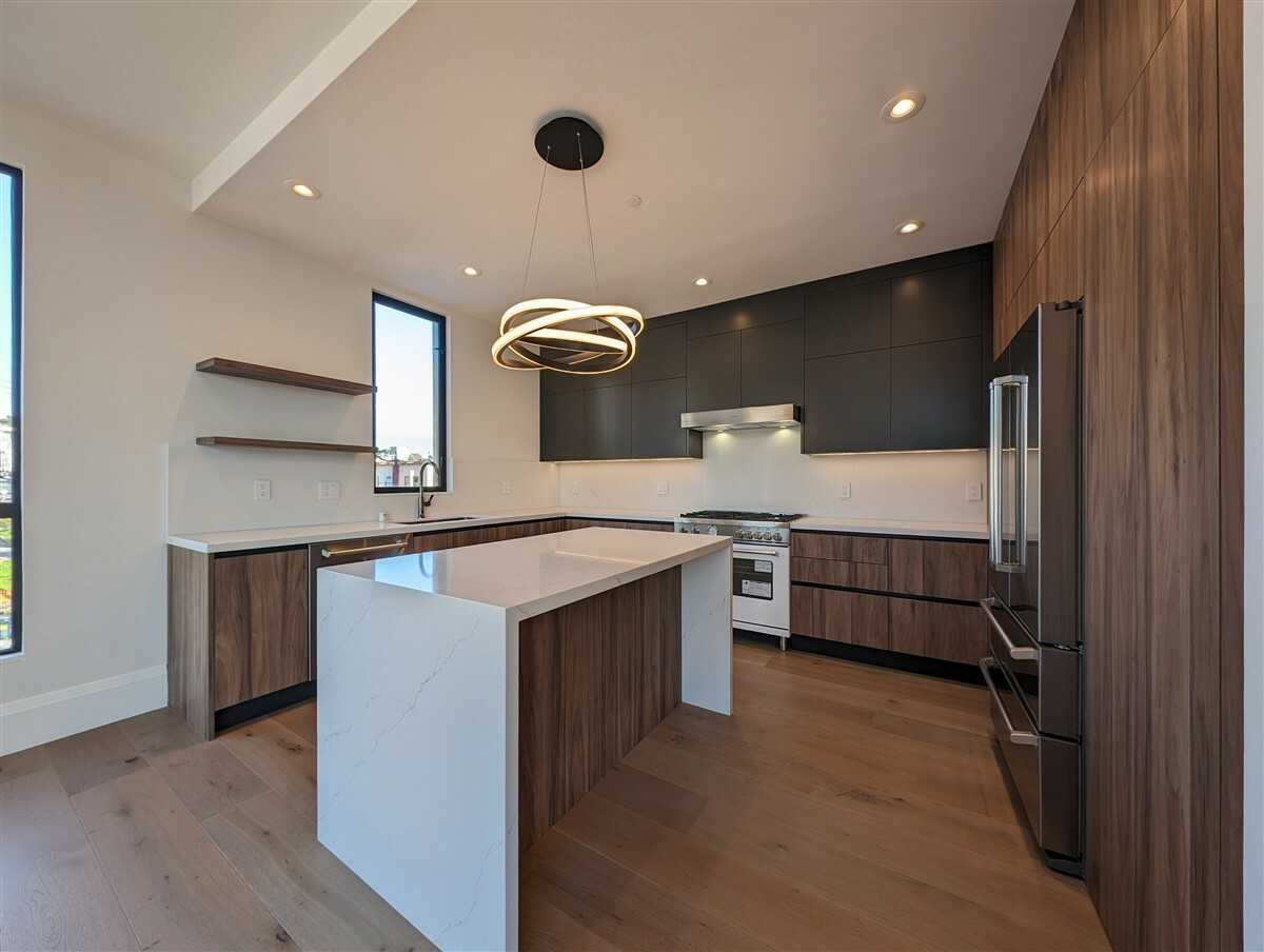 2707 23rd St #3 - Photo 6 of 35