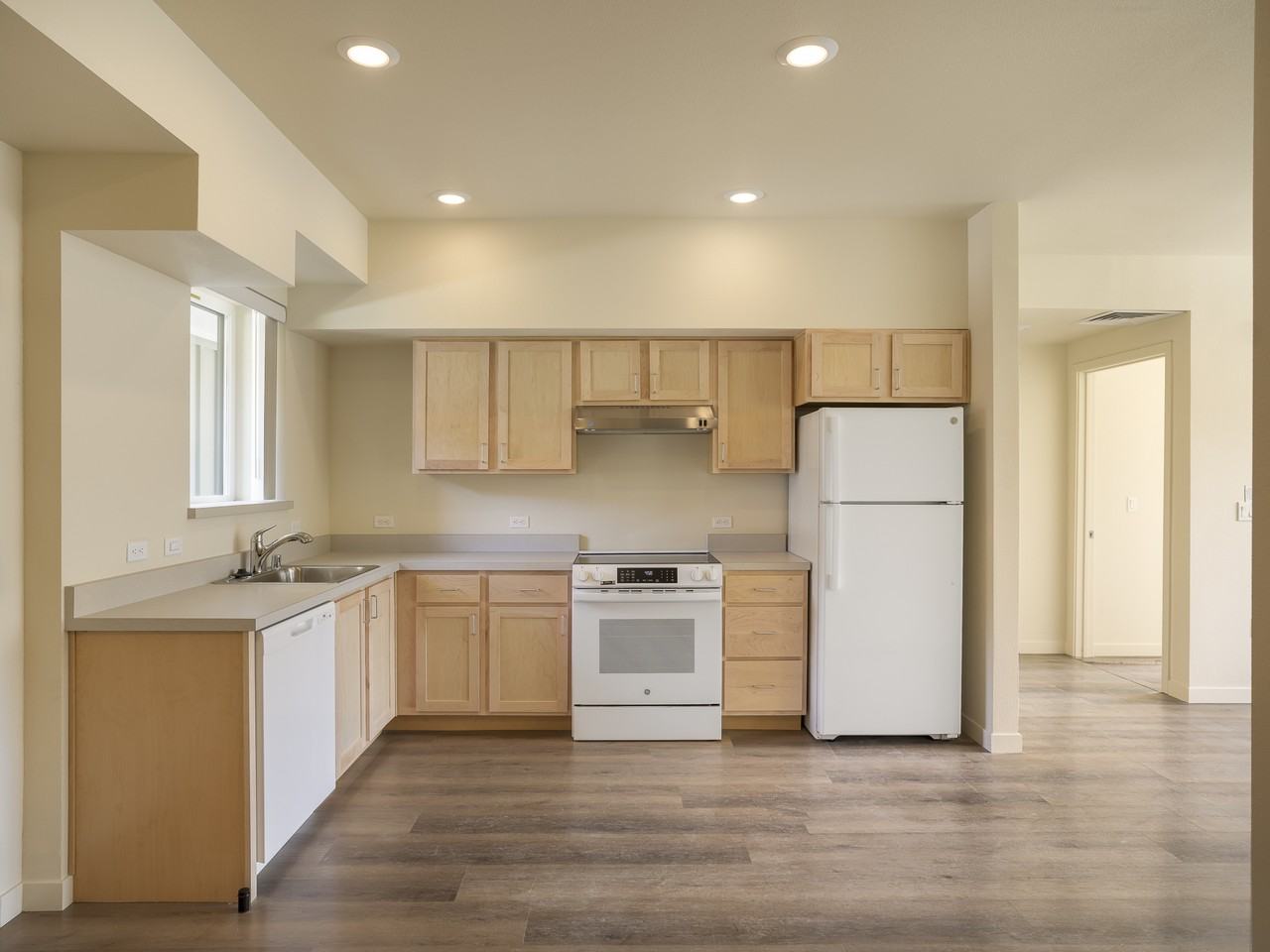 1830 Boxheart Dr - Photo 4 of 12
