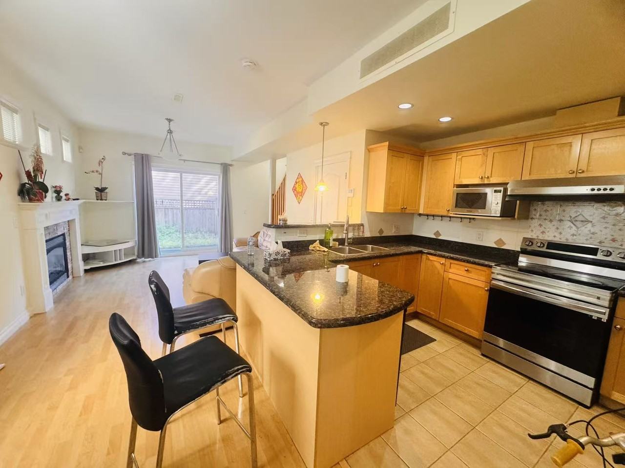 11300 Cambie Road - Photo 4 of 23