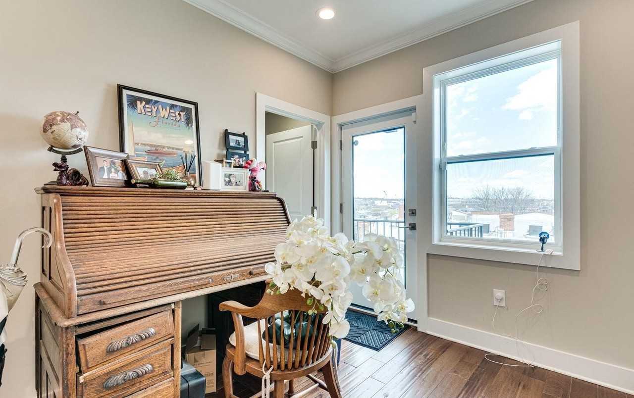 1230 Queen St Ne #4 - Photo 5 of 50