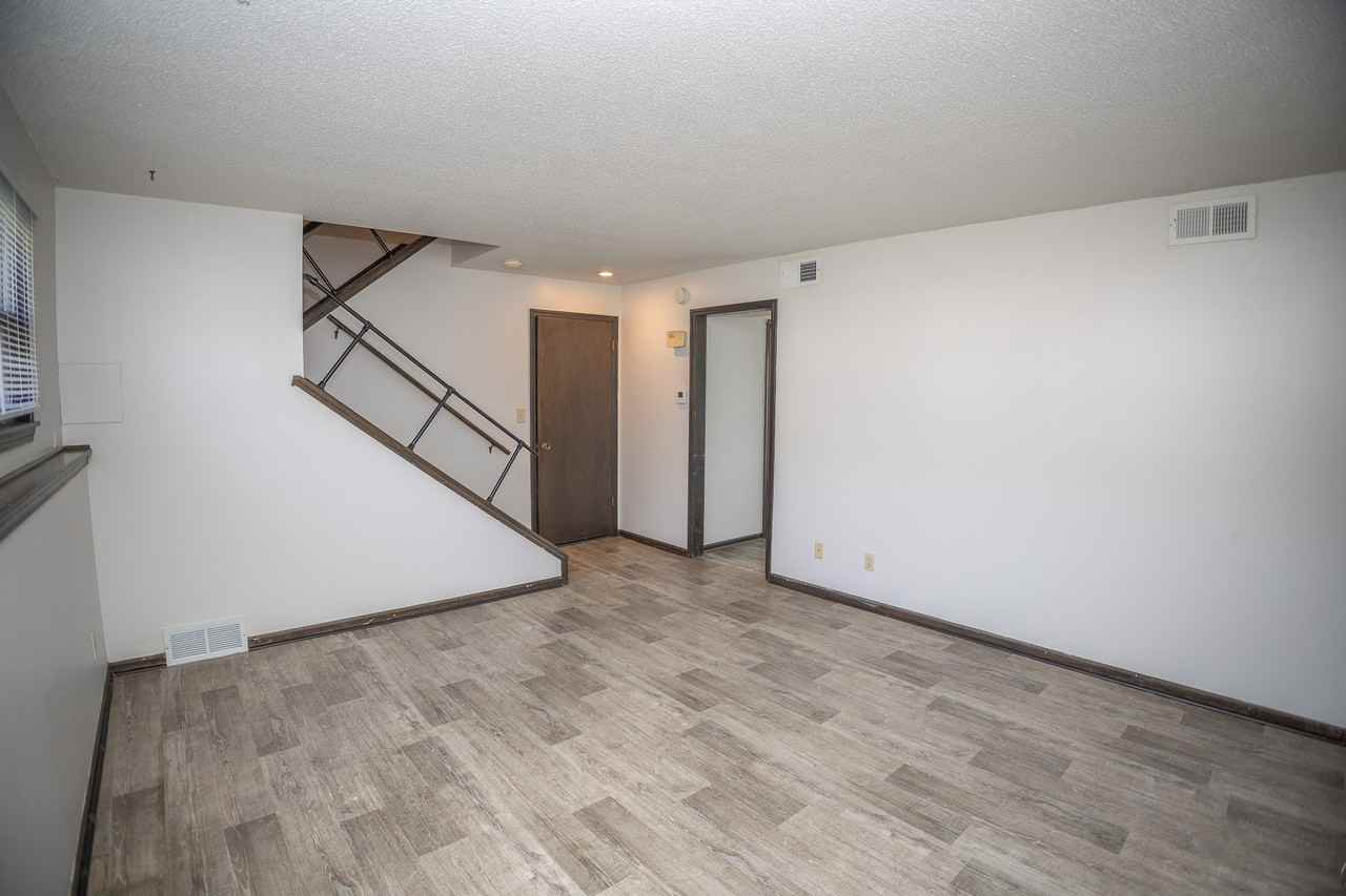 495 493/495 Perrey Dr #495 - Photo 5 of 27