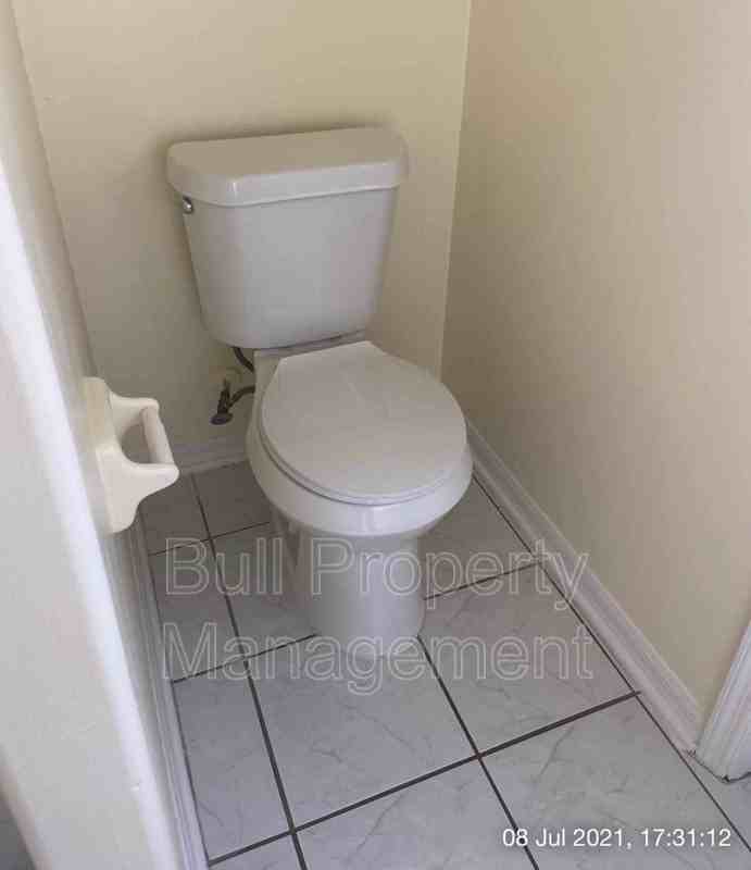 7830 Saint Andrews Cir #1 - Photo 4 of 26