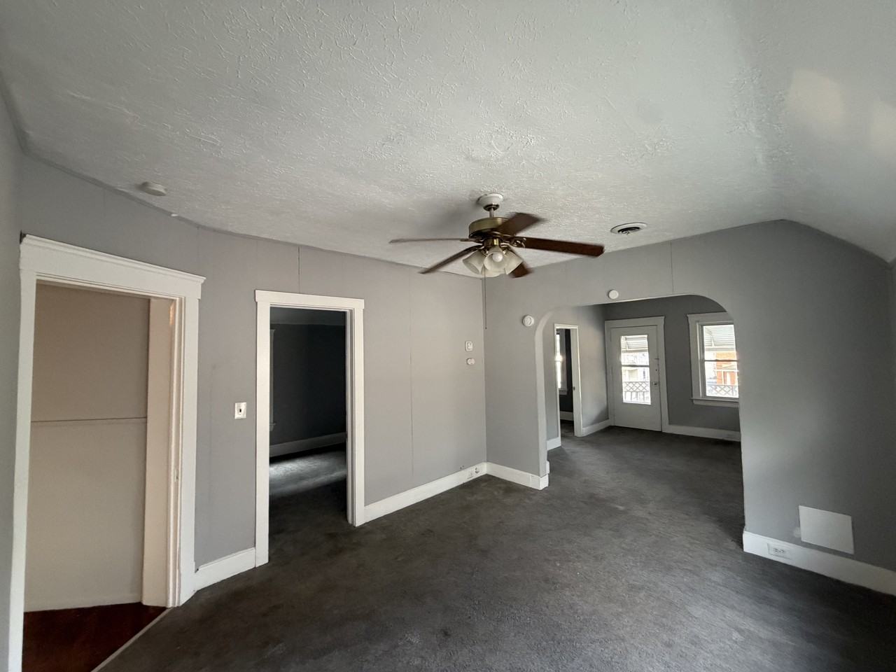4218 Denison Ave - Photo 3 of 16