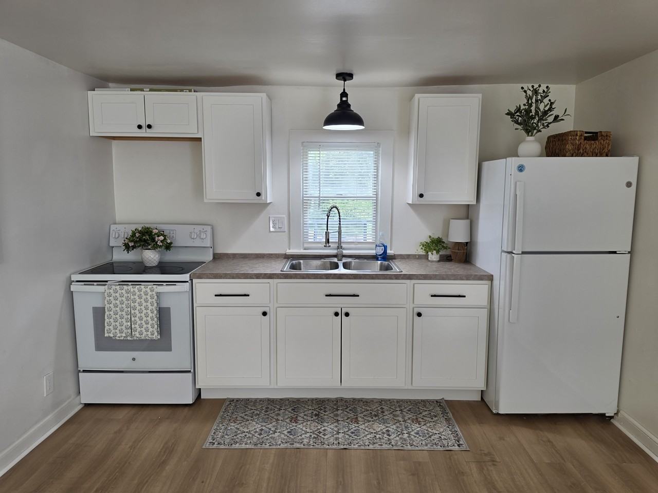 29126 Santa Fe Dr #C - Photo 3 of 11