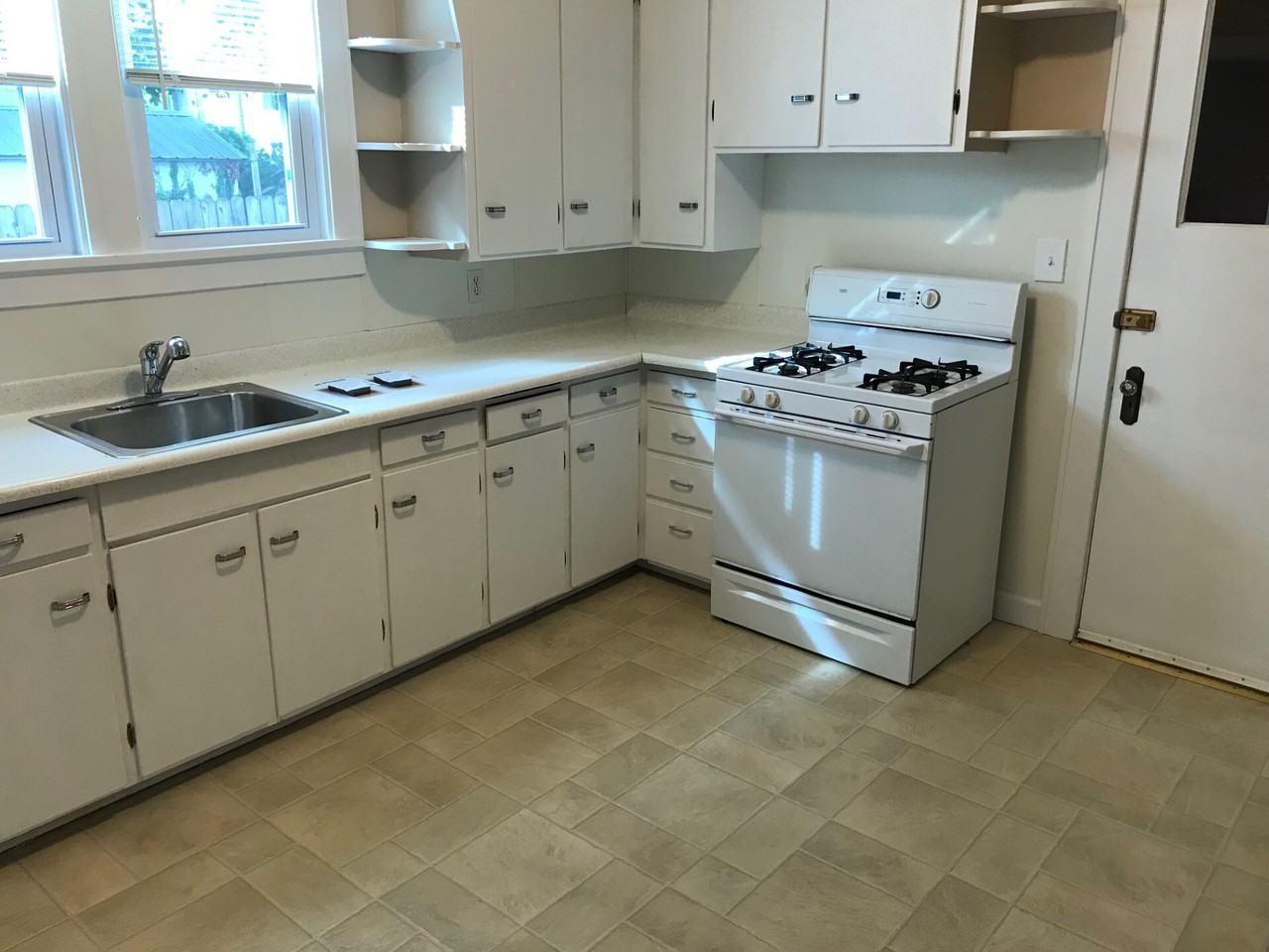 106 Plum St #1 - Photo 6 of 9