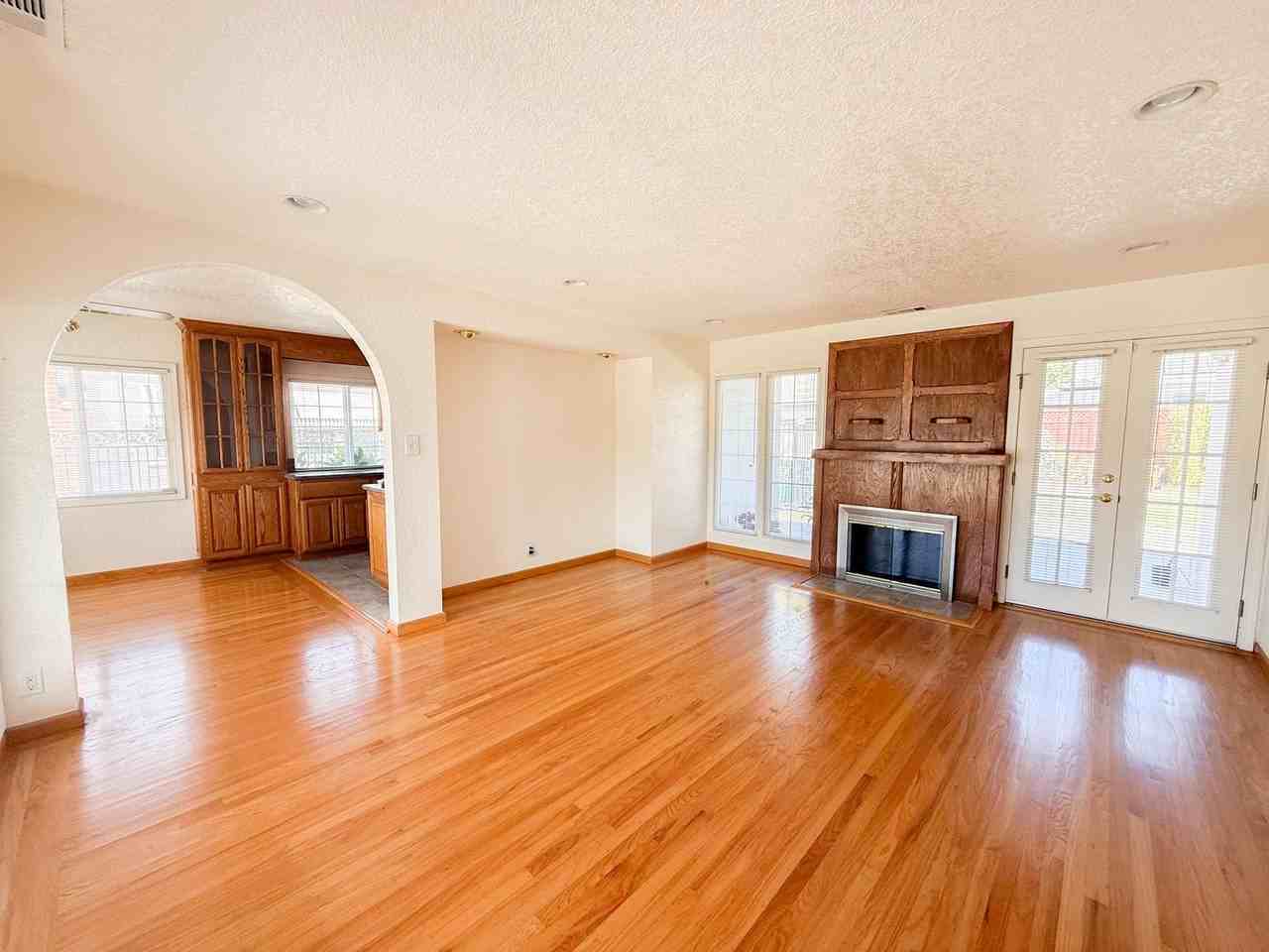 21984 Orange Ave - Photo 5 of 26