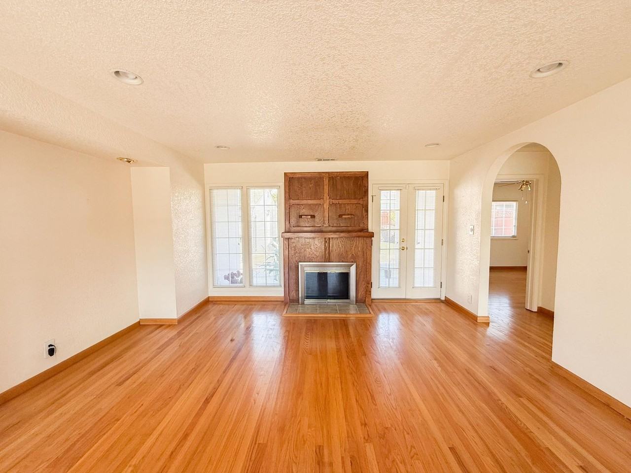 21984 Orange Ave - Photo 6 of 26