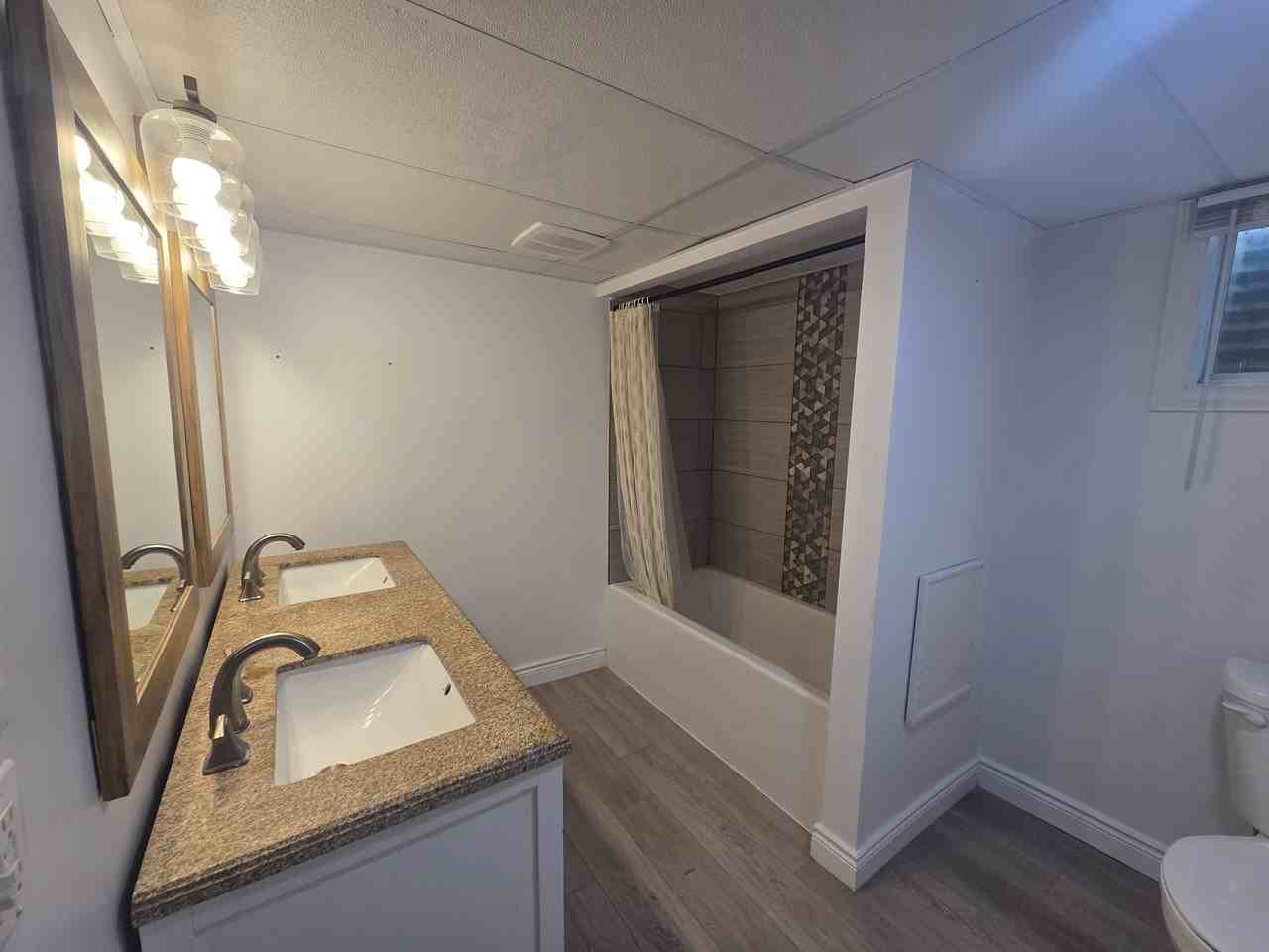 881 Lawrence Road - Photo 3 of 20