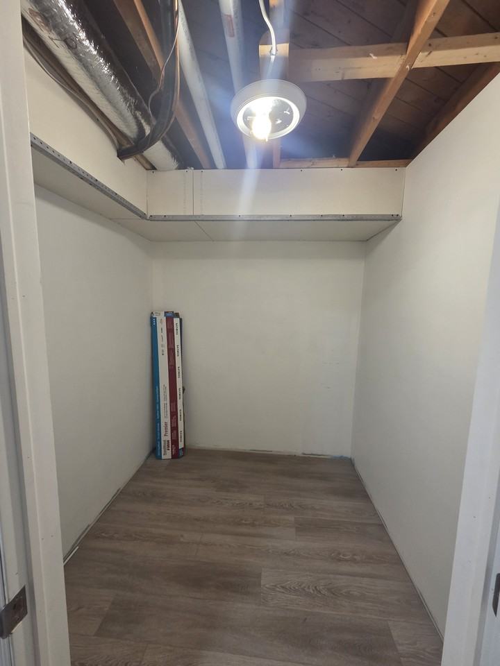 881 Lawrence Road - Photo 7 of 20