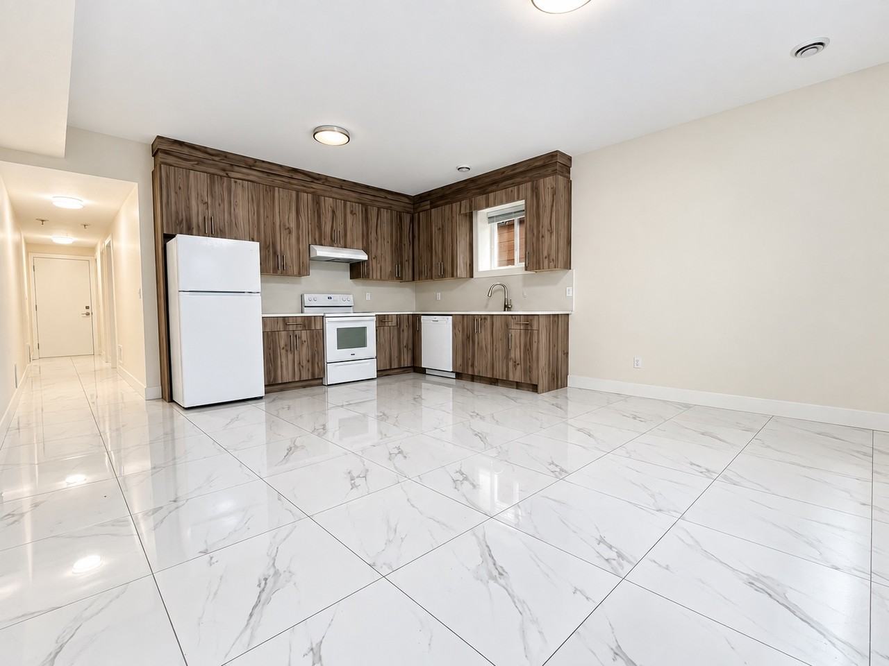 20549 70A Avenue - Photo 5 of 13