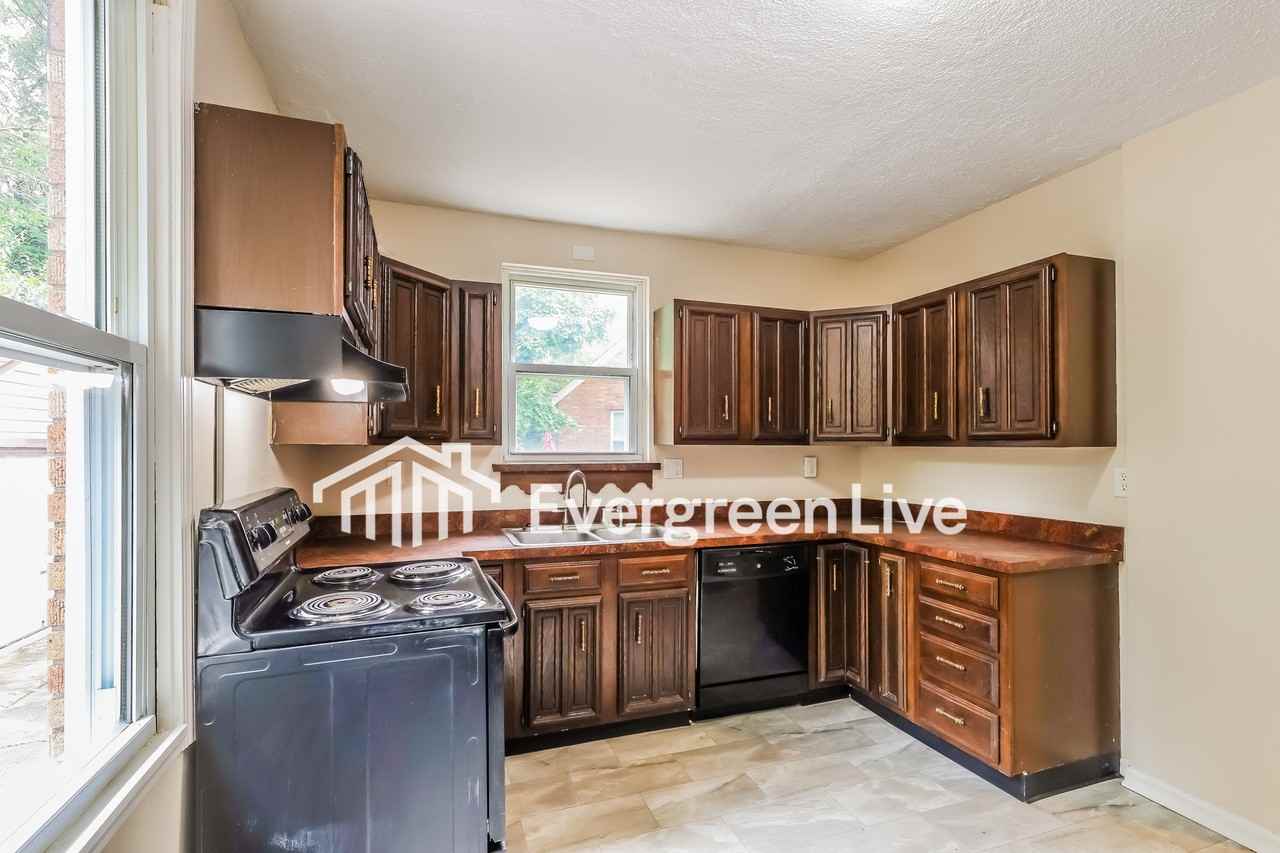 7348 Roettele Pl - Photo 6 of 15