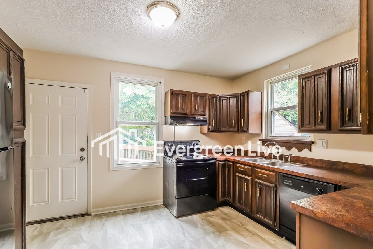 7348 Roettele Pl - Photo 7 of 15
