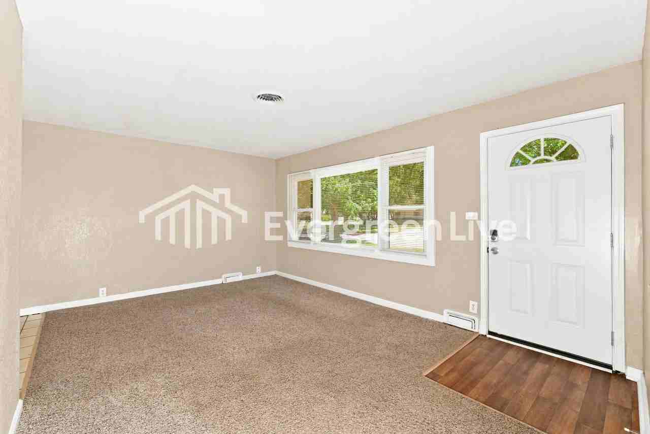 7214 E 112th St - Photo 2 of 15