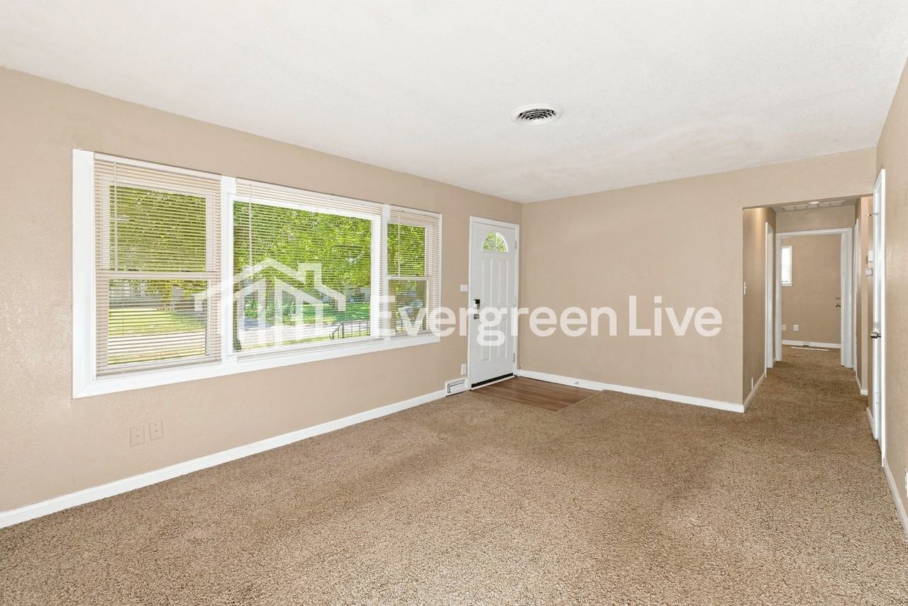 7214 E 112th St - Photo 4 of 15