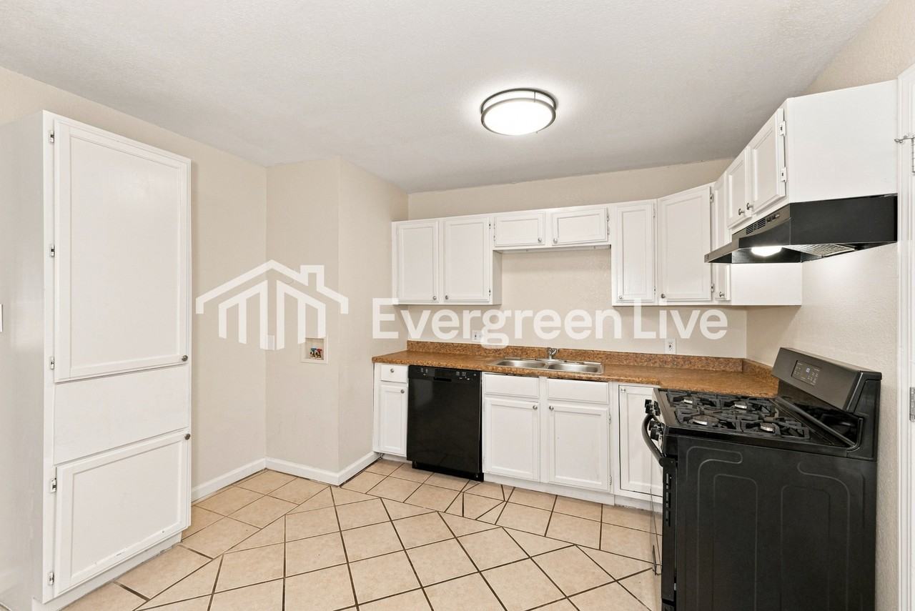 7214 E 112th St - Photo 6 of 15
