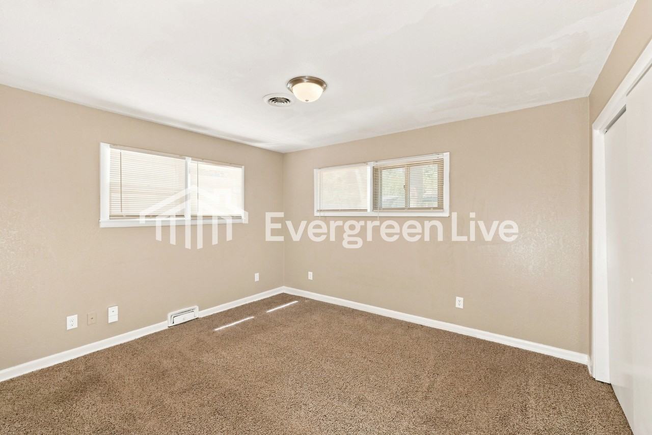 7214 E 112th St - Photo 7 of 15