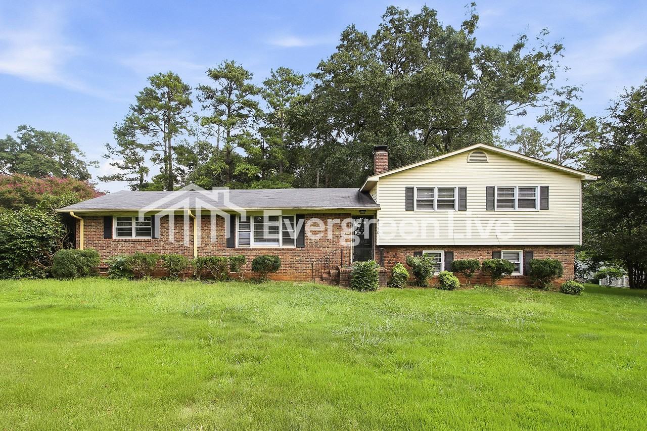 8150 7th St - Photo 4 of 15