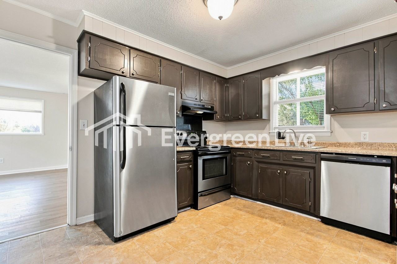 8150 7th St - Photo 7 of 15