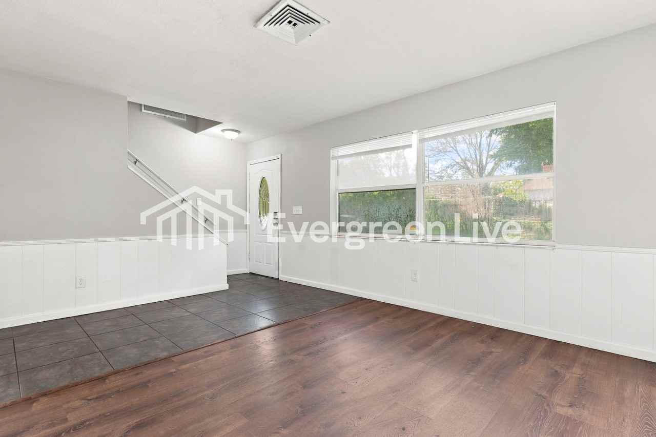 2053 Palm Way - Photo 3 of 15