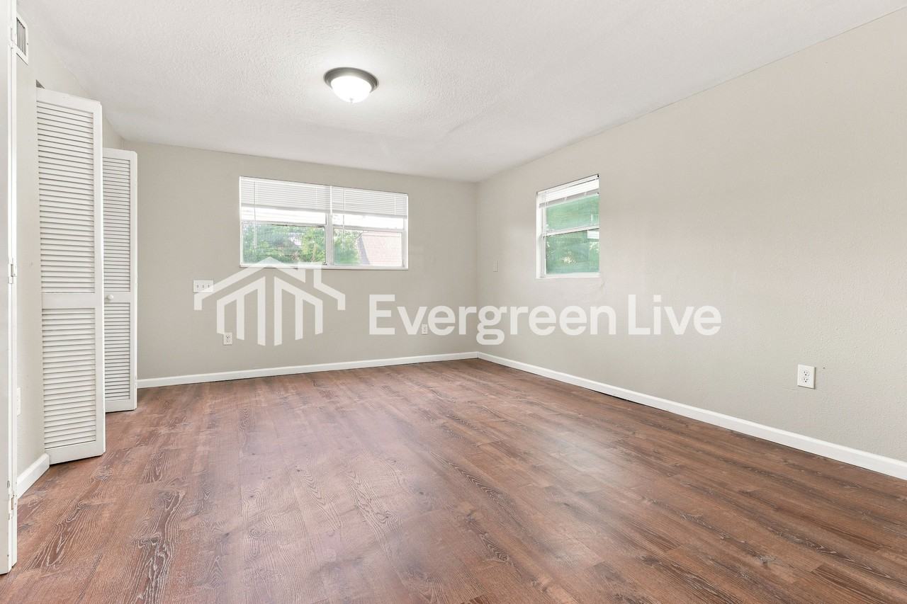 2053 Palm Way - Photo 7 of 15
