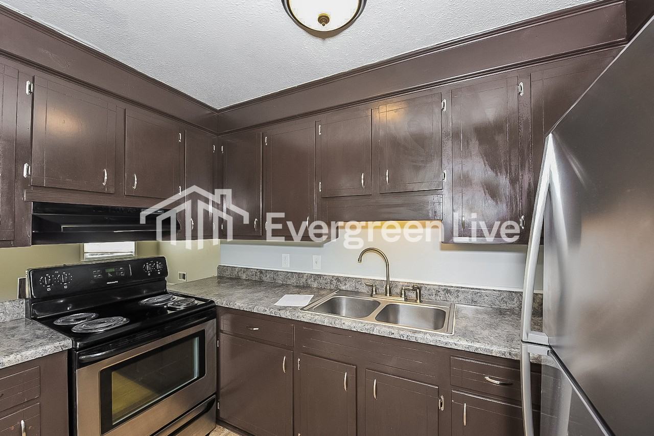 2629 Padgett Rd - Photo 4 of 10
