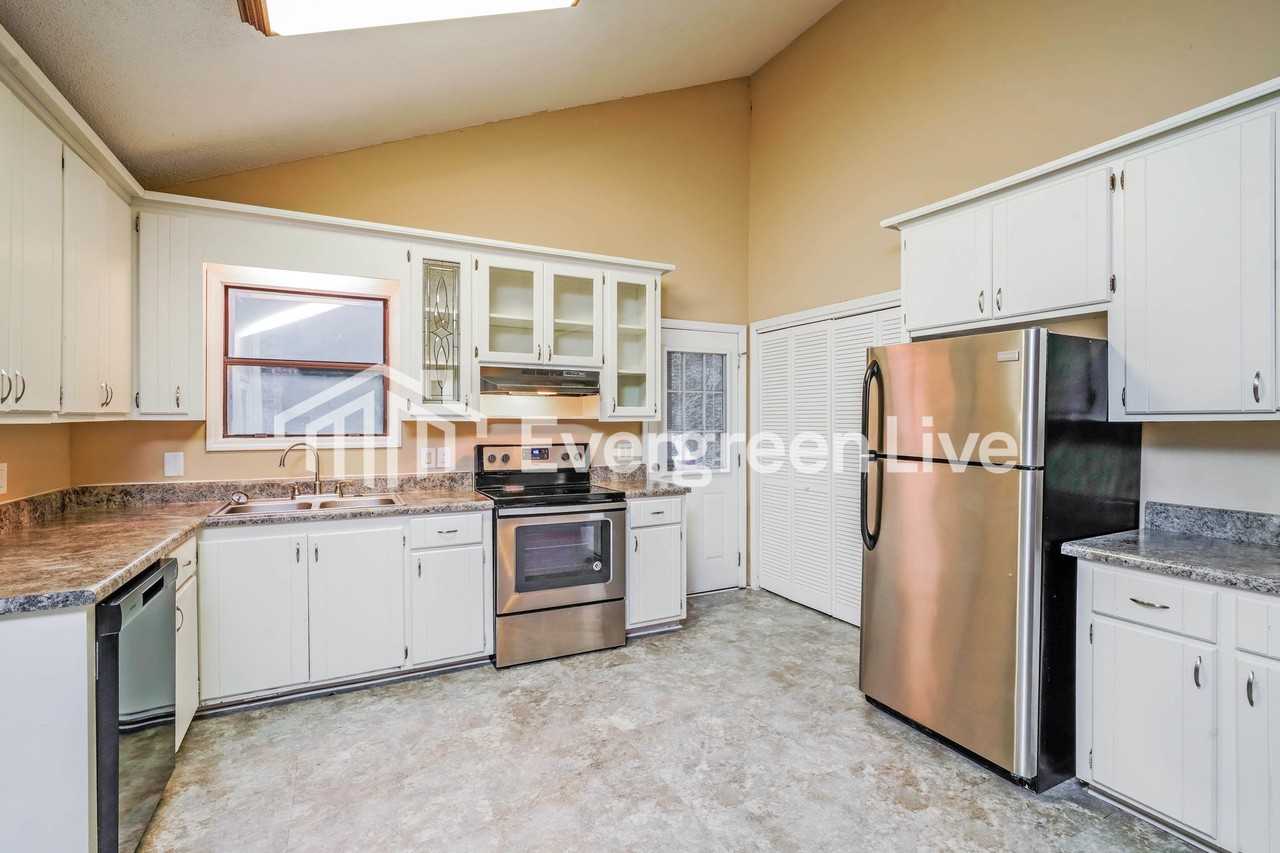 14 S Oak Ct - Photo 4 of 15