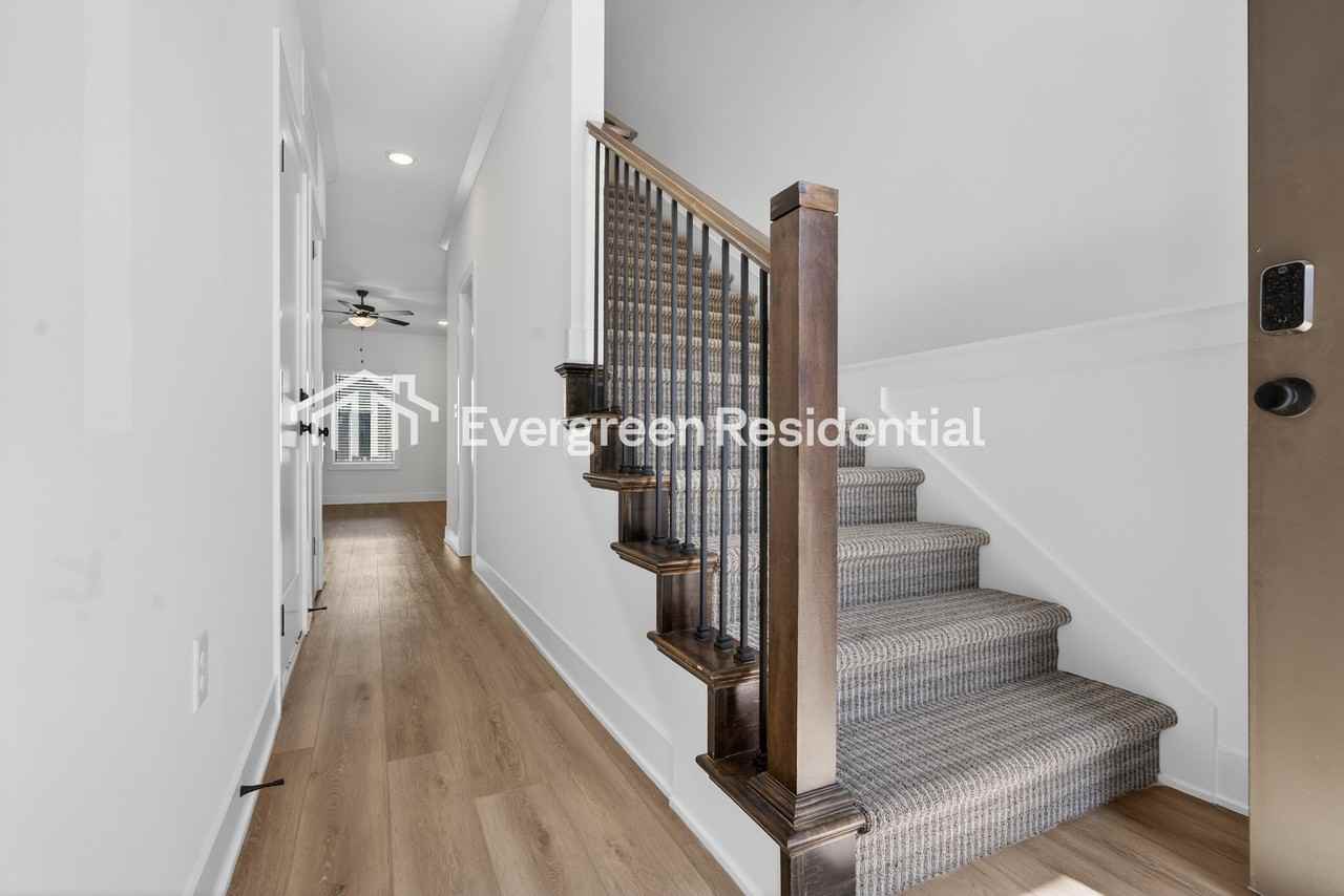 7004 Nw 82nd St - Photo 2 of 25