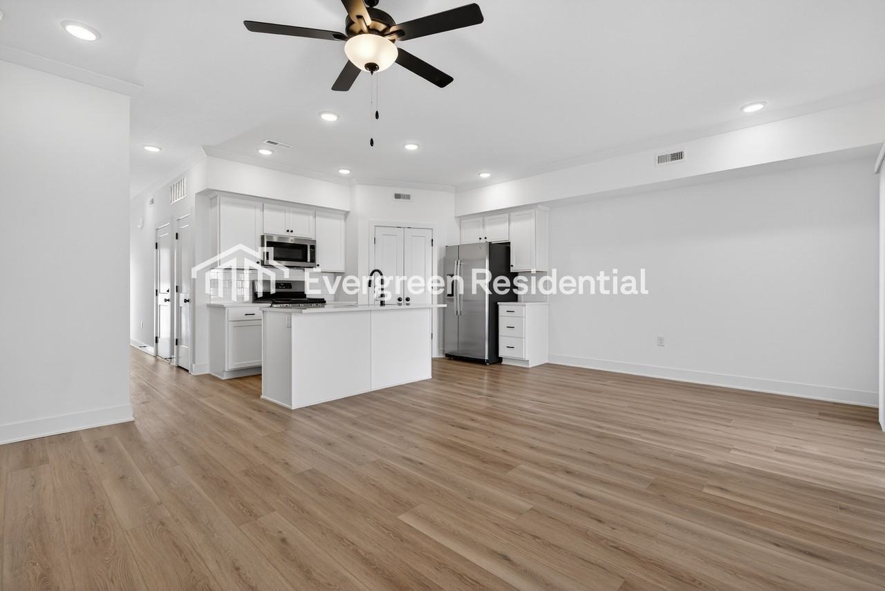 7010 Nw 81st Pl - Photo 6 of 25
